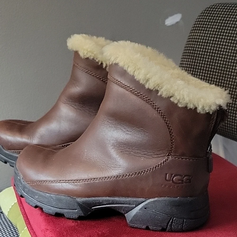 UGG Brown Shearling-Lined Boots - Picture 4 of 7